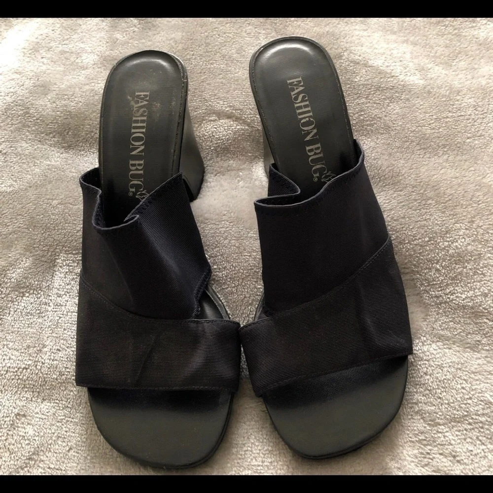 - Vintage fashion bug y2k black Open toe heels size 6.5